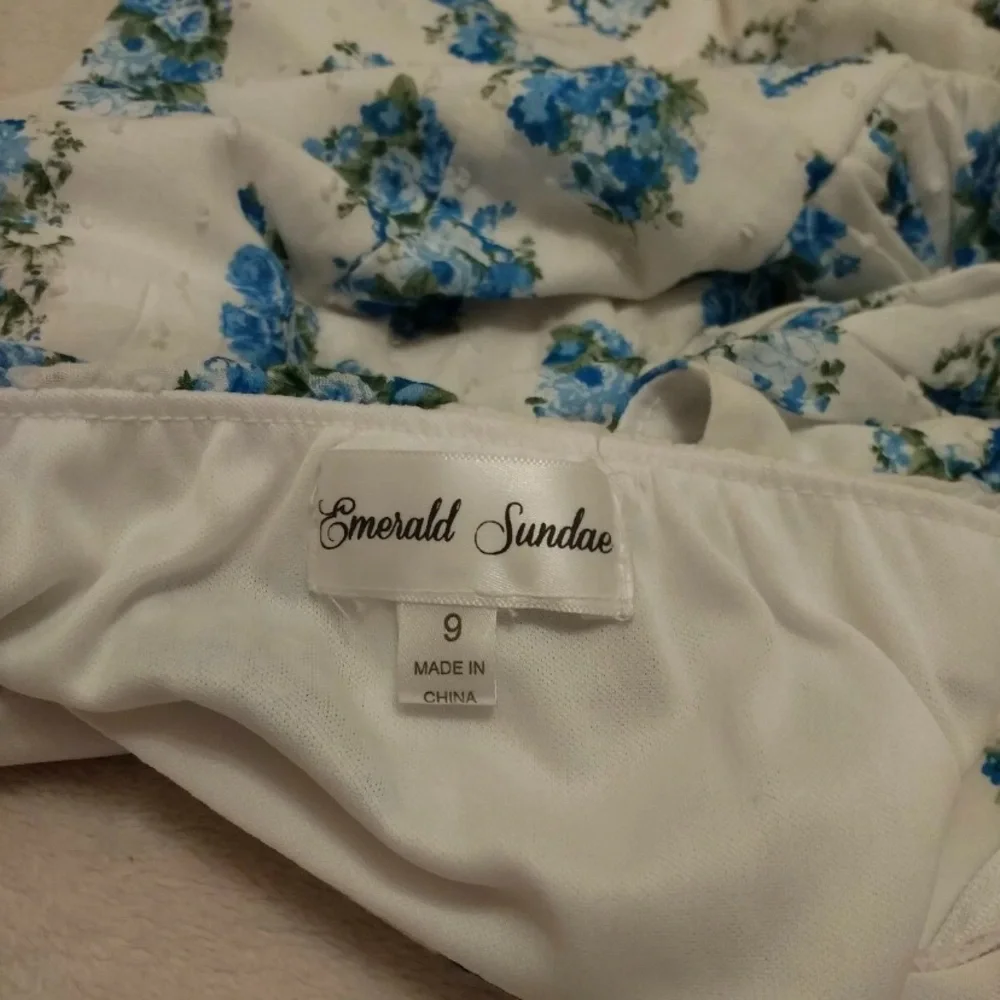 Emerald Sundae Strapless Dress - White with Blue Floral Clip Dot